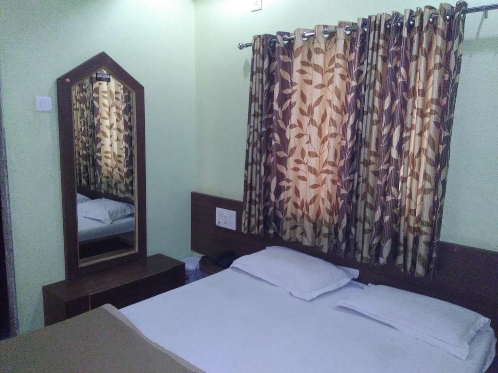 Hotel Sri Sai Sannidhi Shirdi Exterior foto