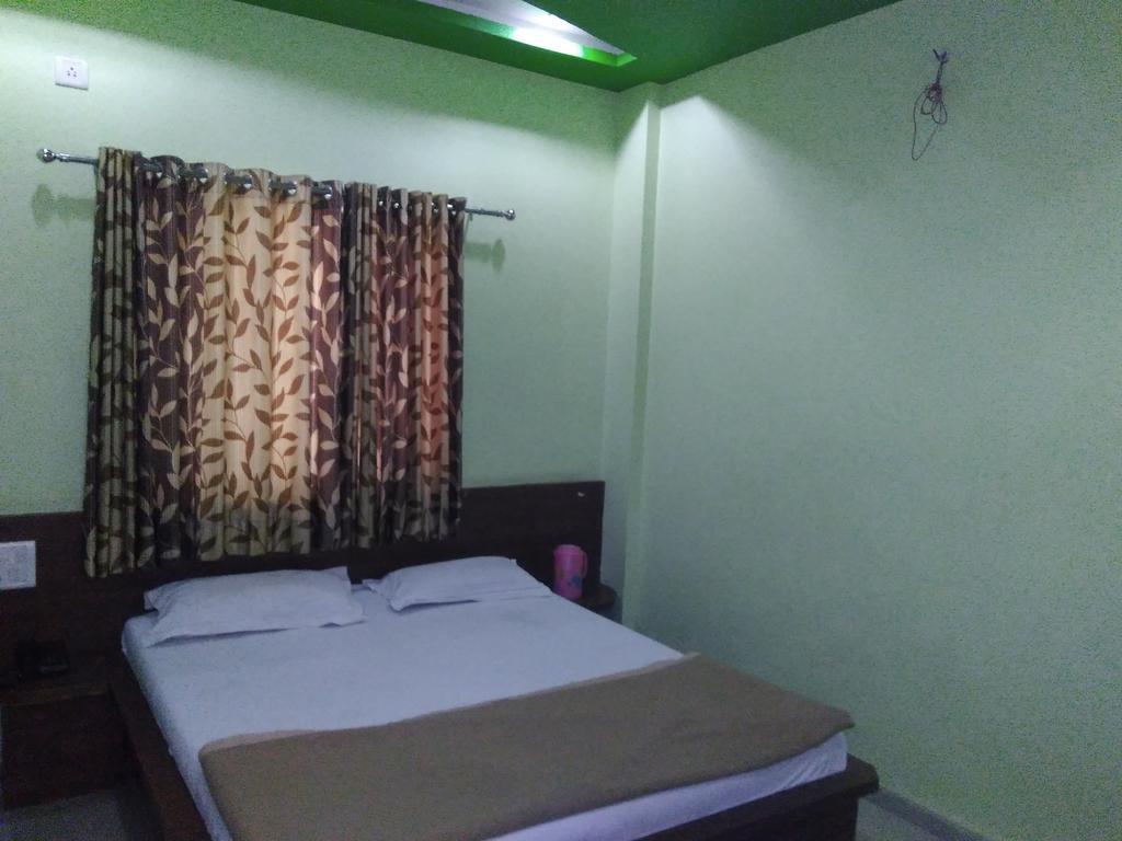 Hotel Sri Sai Sannidhi Shirdi Exterior foto